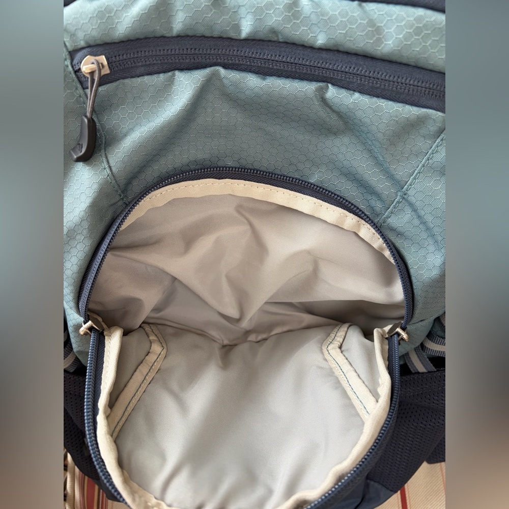 High Sierra + Life is Good Backpack - Picture 9 of 15